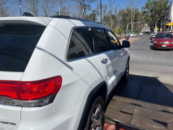 Jeep Grand Cherokee Limited Lujo - Imagen 5