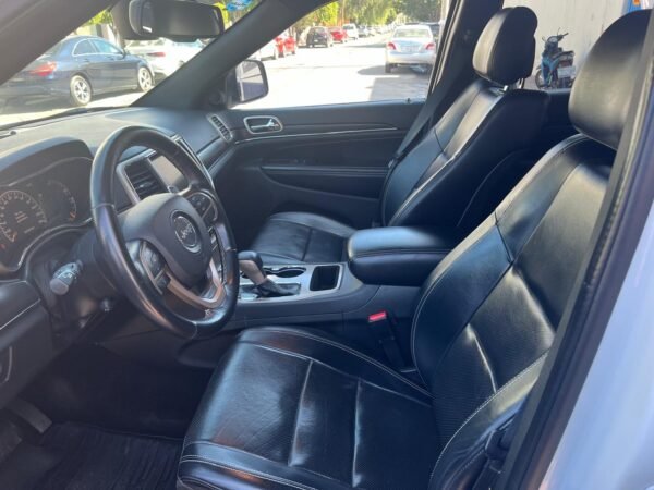 Jeep Grand Cherokee Limited Lujo - Imagen 8