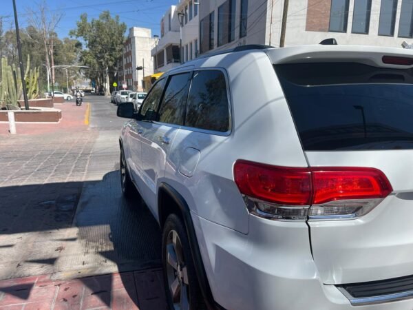 Jeep Grand Cherokee Limited Lujo - Imagen 6