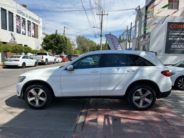 Mercedes Benz GLC300 Off Road - Imagen 5