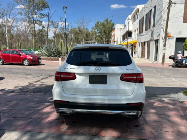 Mercedes Benz GLC300 Off Road - Imagen 3