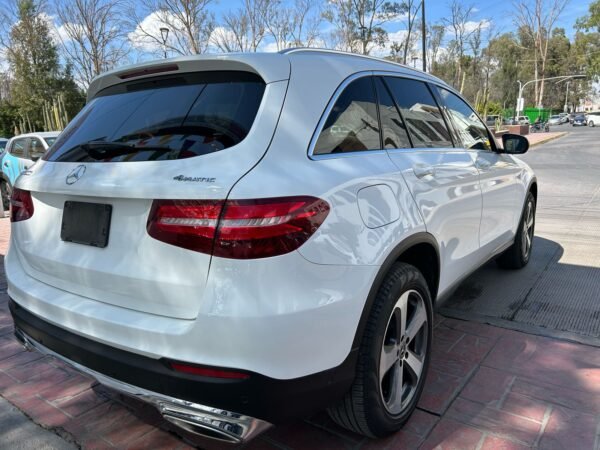 Mercedes Benz GLC300 Off Road - Imagen 6