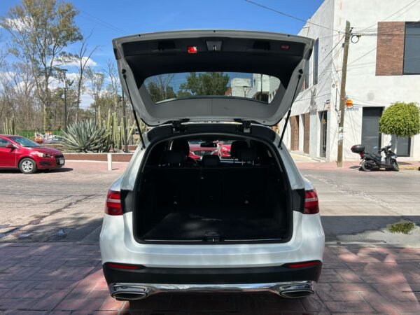 Mercedes Benz GLC300 Off Road - Imagen 4
