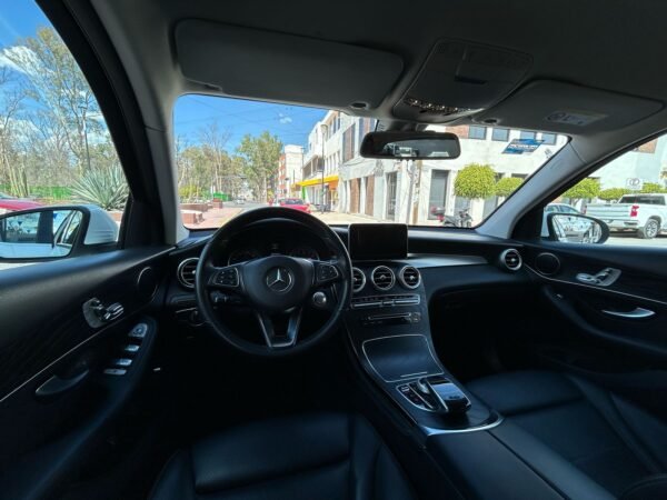 Mercedes Benz GLC300 Off Road - Imagen 11