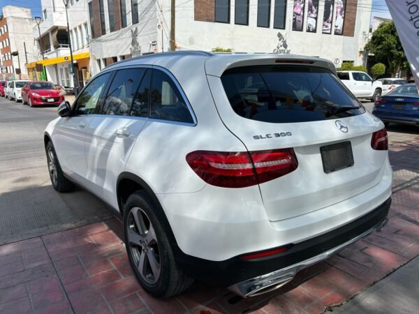 Mercedes Benz GLC300 Off Road - Imagen 7