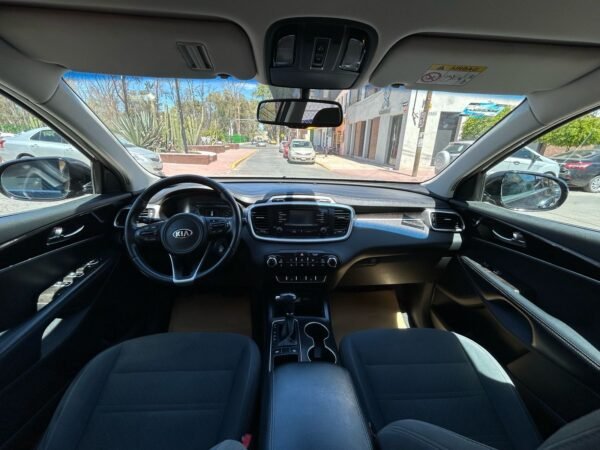 Kia Sorento 2.4L LX A/T - Imagen 12