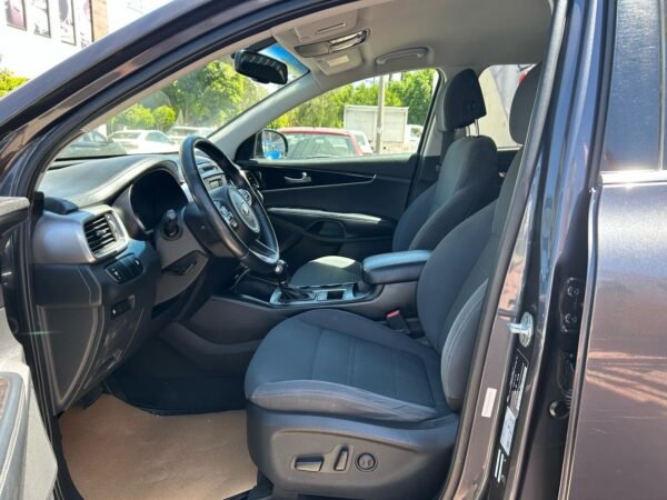 Kia Sorento 2.4L LX A/T - Imagen 10