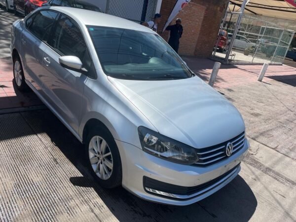 VW Vento Comfortline - Imagen 4