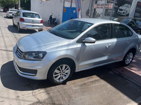 VW Vento Comfortline - Imagen 5