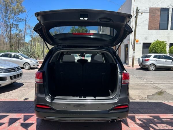 Kia Sorento 2.4L LX A/T - Imagen 9