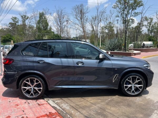 BMW X5 M50iA - Imagen 3