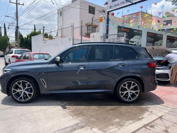 BMW X5 M50iA