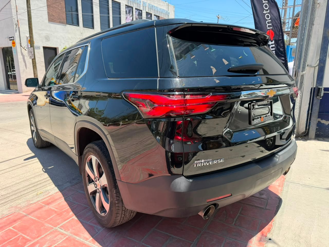 CHEVROLET TRAVERSE SUV LT 2023 - Imagen 4