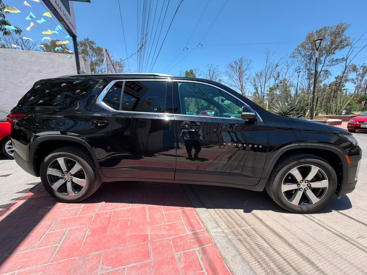 CHEVROLET TRAVERSE SUV LT 2023 - Imagen 3
